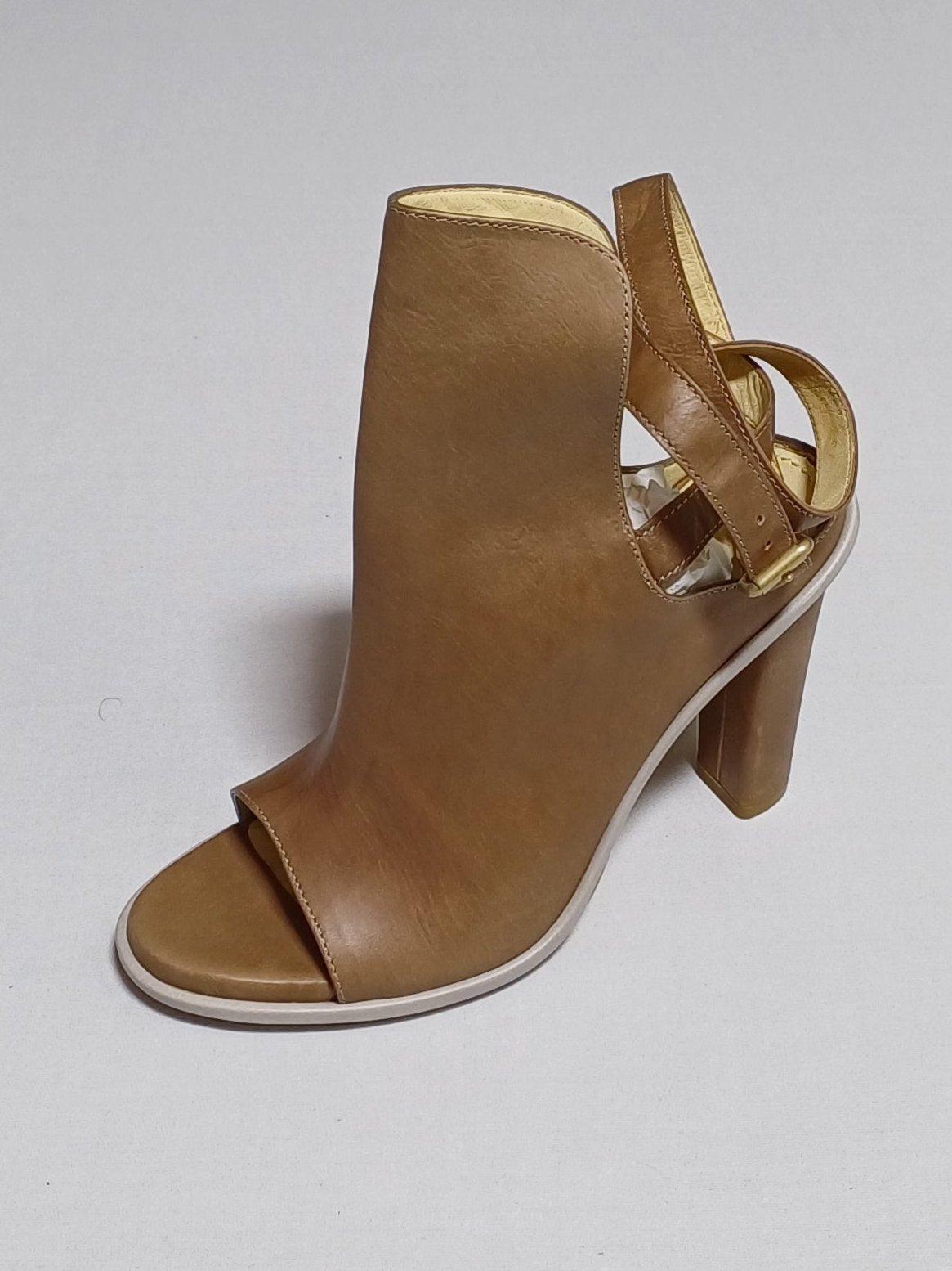 حذاء نسائي مفتوح الأصابع بكعب عالٍ من برونيللو كوتشينيلي C2303 - MZDRCU651