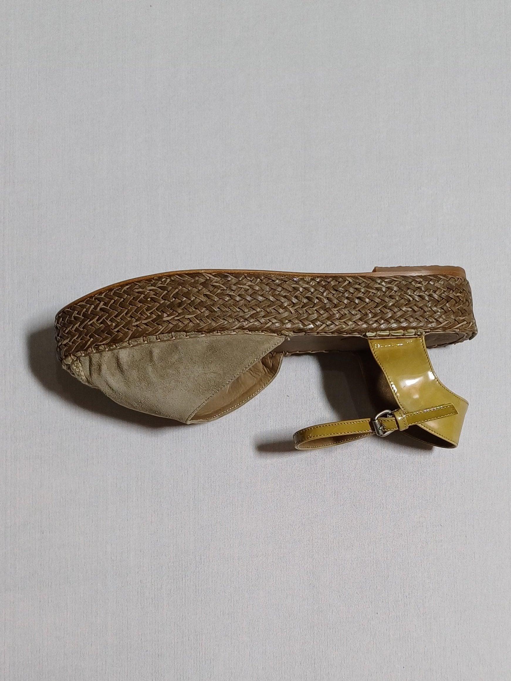 صندل نسائي بكعب إسفيني من برونيللو كوتشينيلي CI778 MZDSOC926