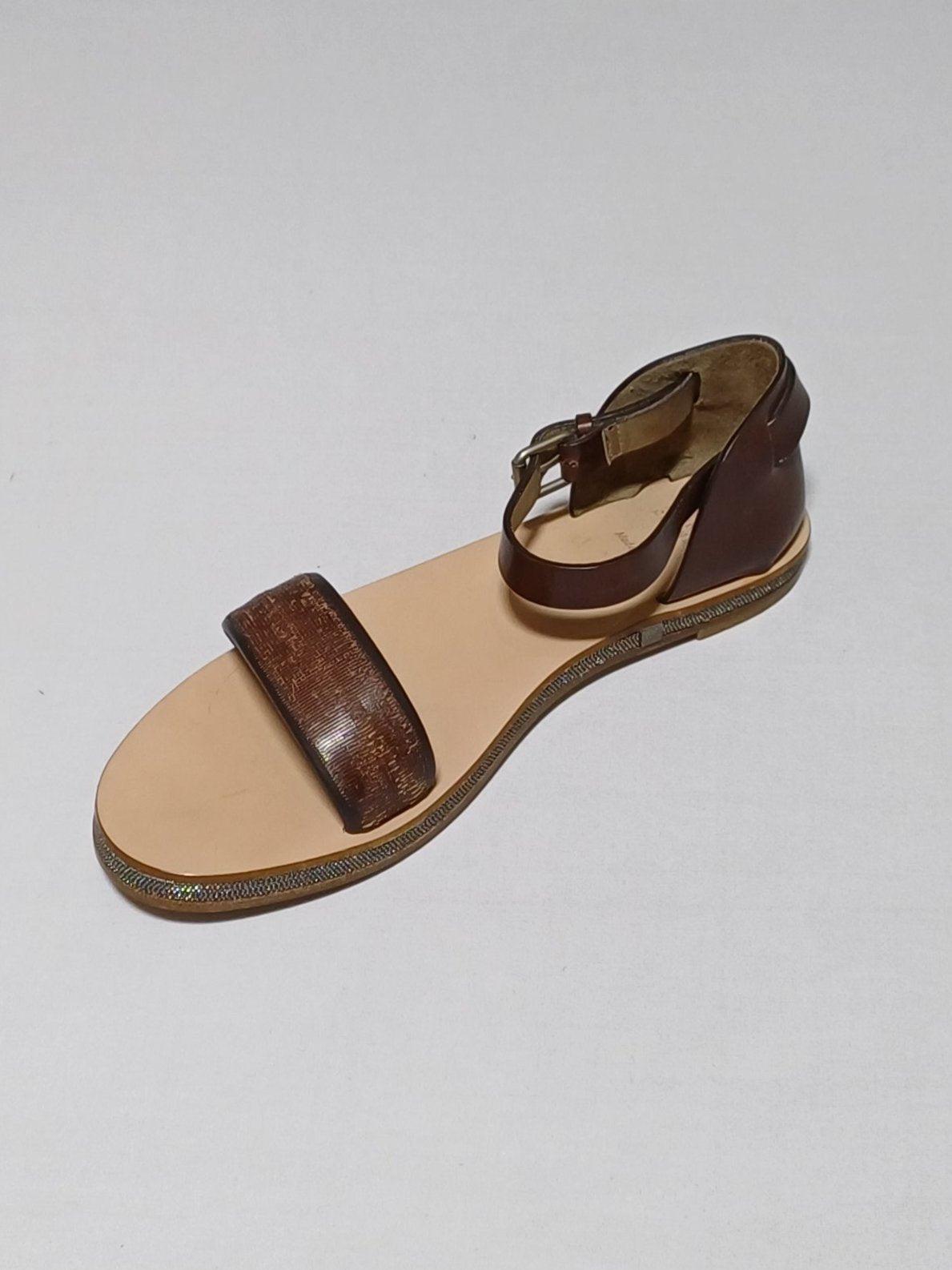 صندل مسطح نسائي من برونيللو كوتشينيلي C2433 MZDROC94