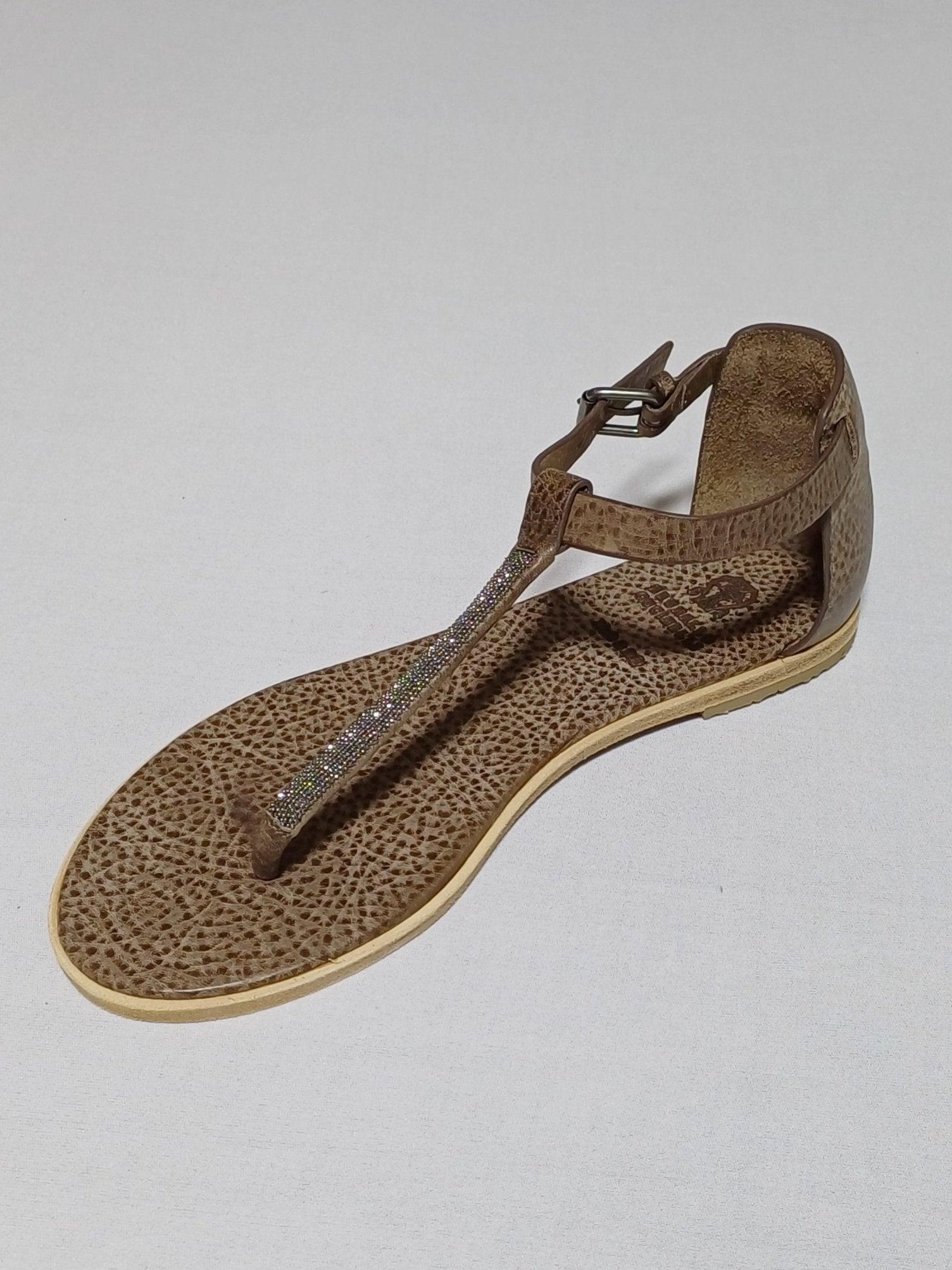 صندل مسطح للنساء من برونيللو كوتشينيلي CB426 MZDBRC947