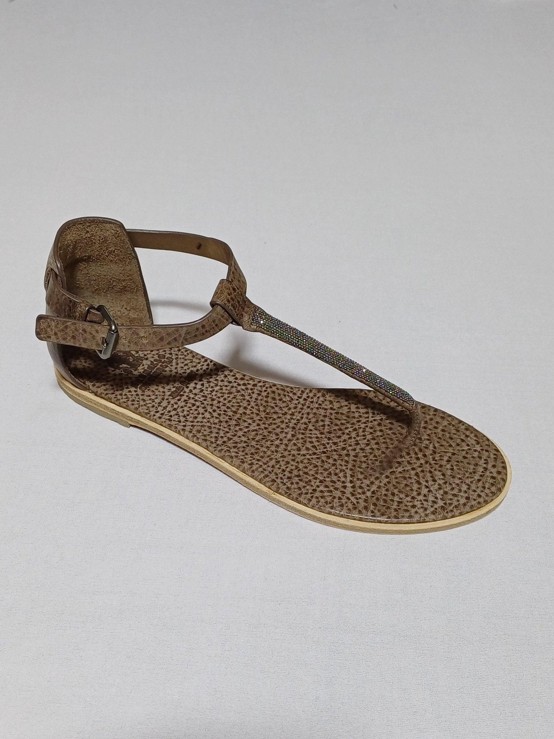 صندل مسطح للنساء من برونيللو كوتشينيلي CB426 MZDBRC947