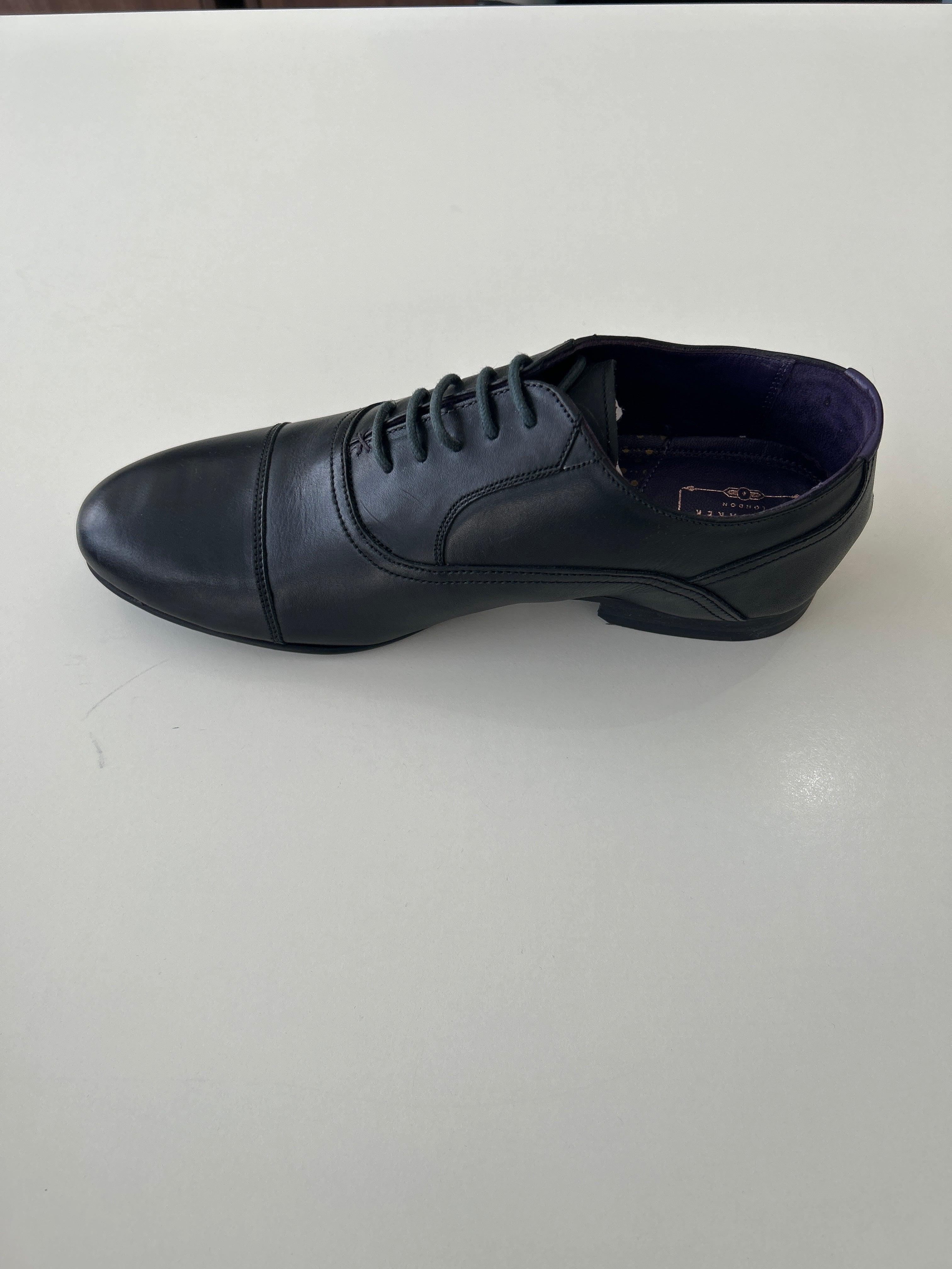 حذاء رسمي للرجال من تيد بيكر باللون الأسود من TOE01 VAMP BLACK SOUL BLACK WOODEN
