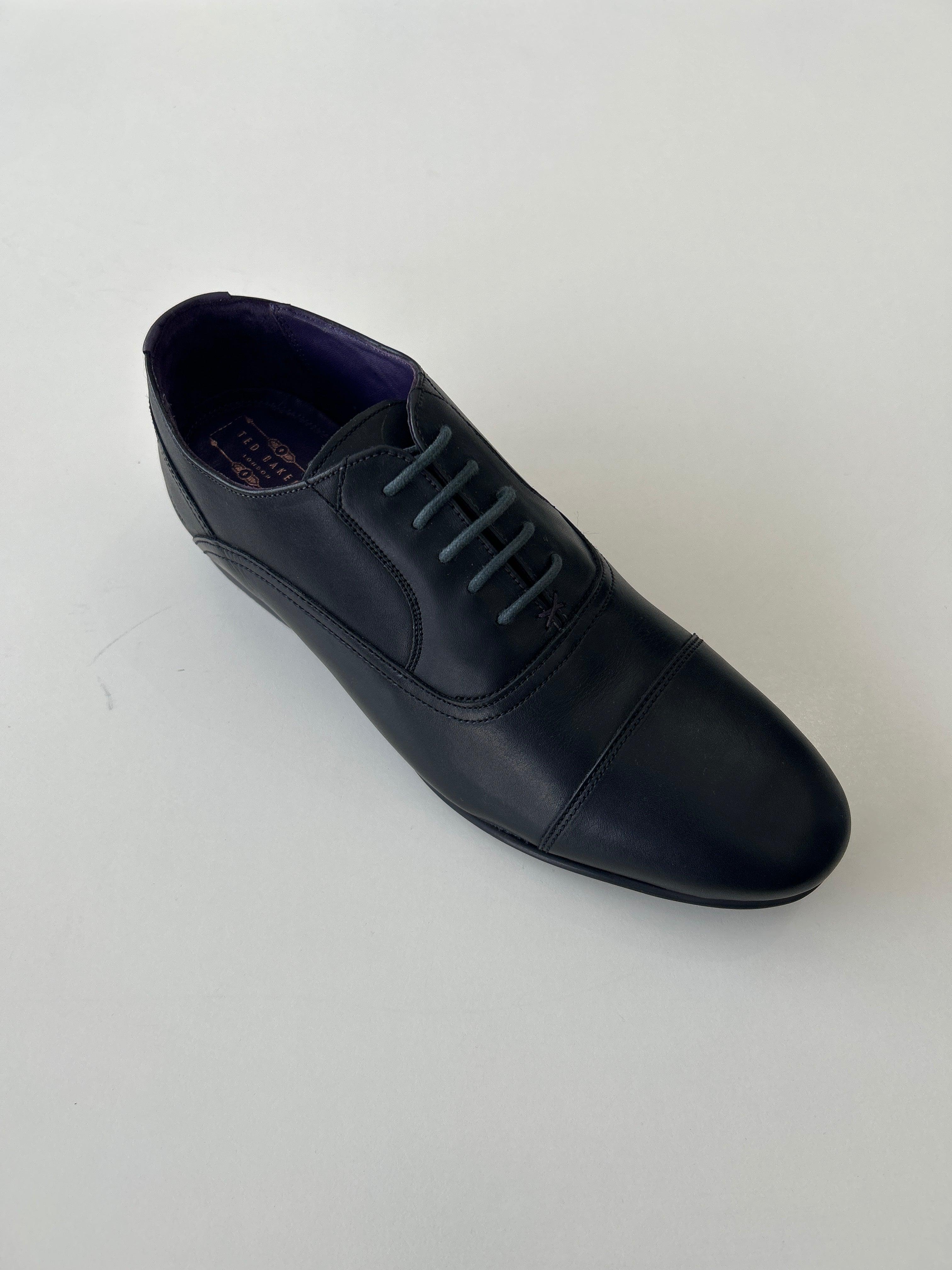 حذاء رسمي للرجال من تيد بيكر باللون الأسود من TOE01 VAMP BLACK SOUL BLACK WOODEN