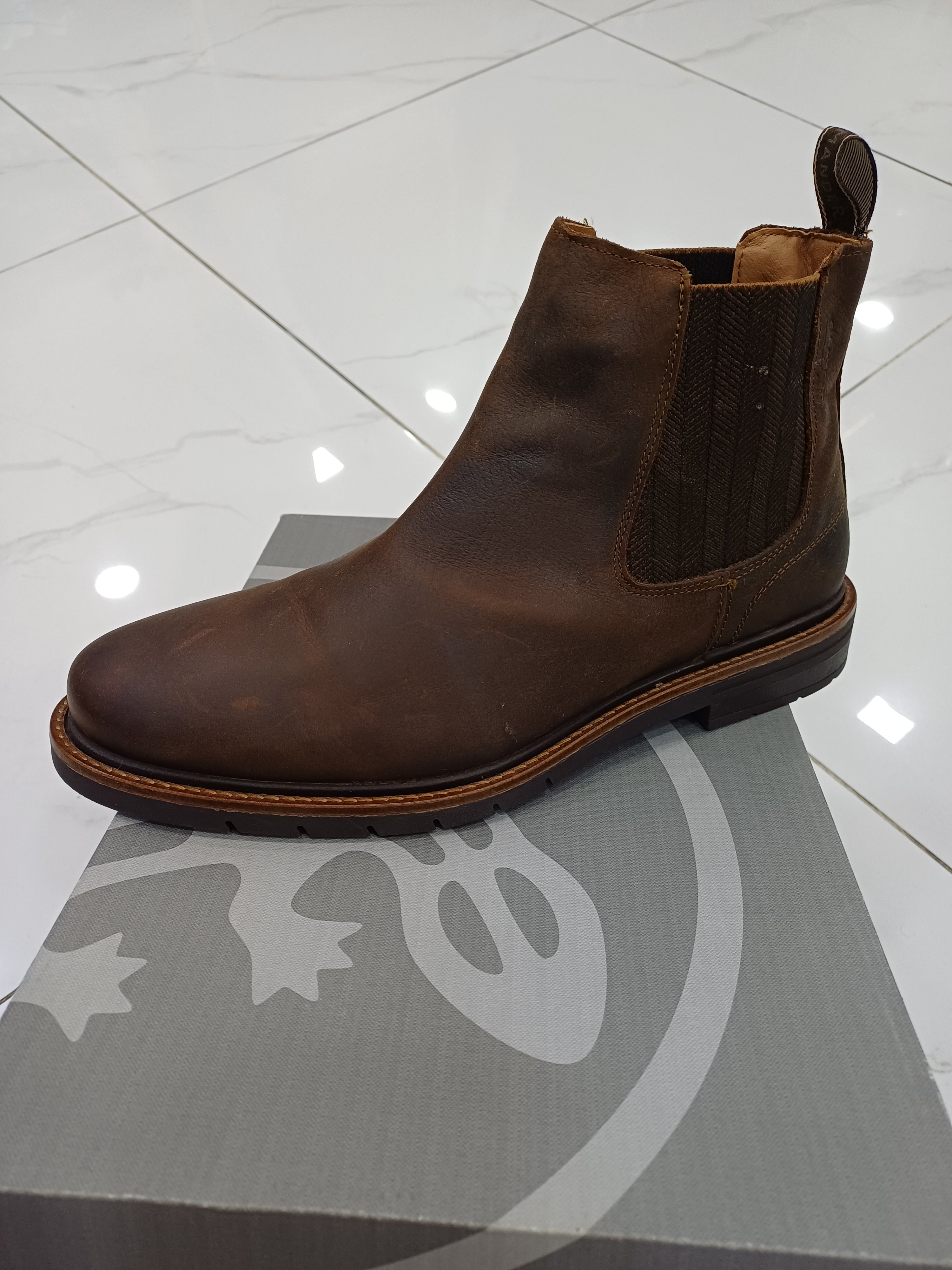 Salamander Men Nivus Chelsea Leather Boot Oily Milled Nappa Brown 31-48302-64